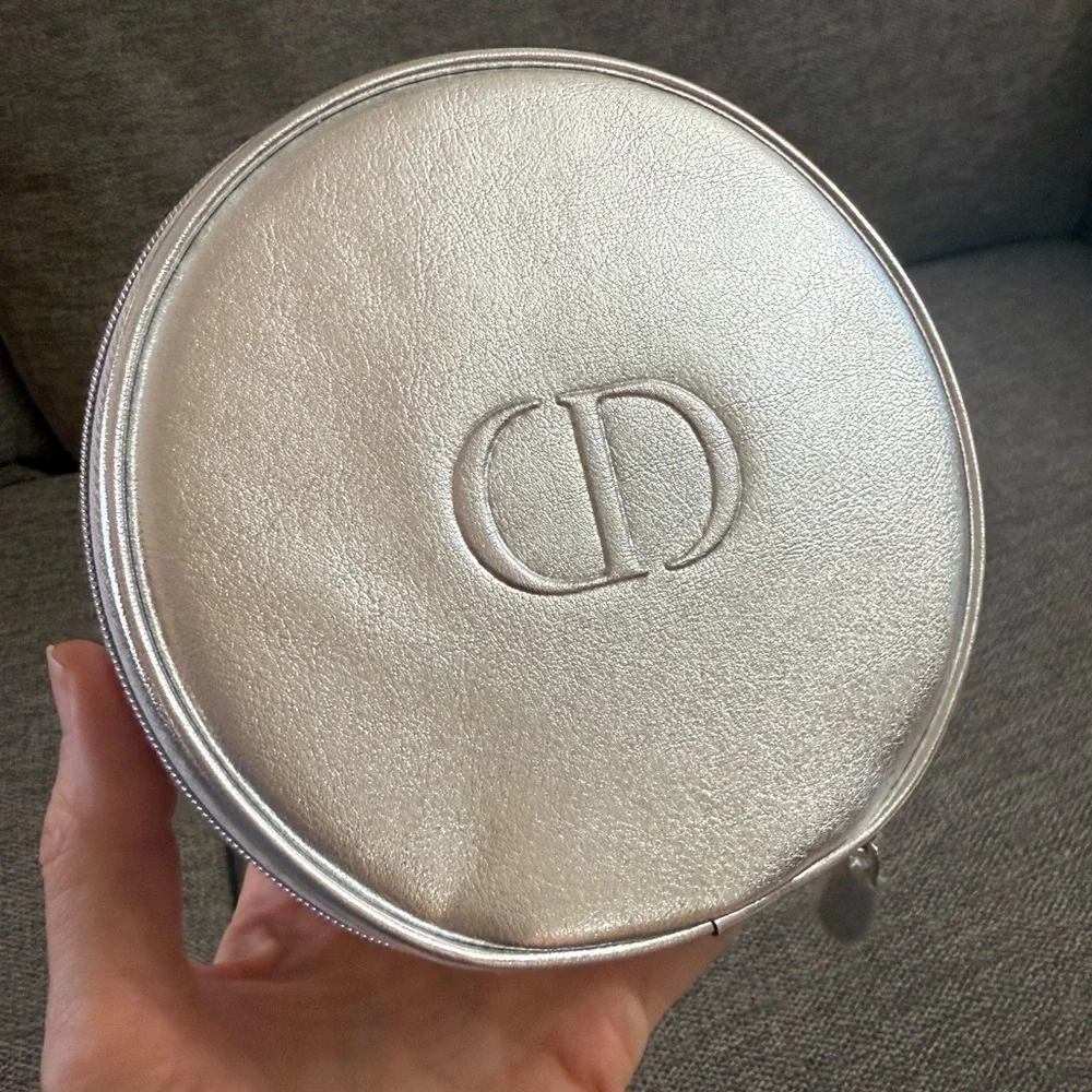 Dior Silver Round Pouch Vanity New Authentic - Picture 8 of 17